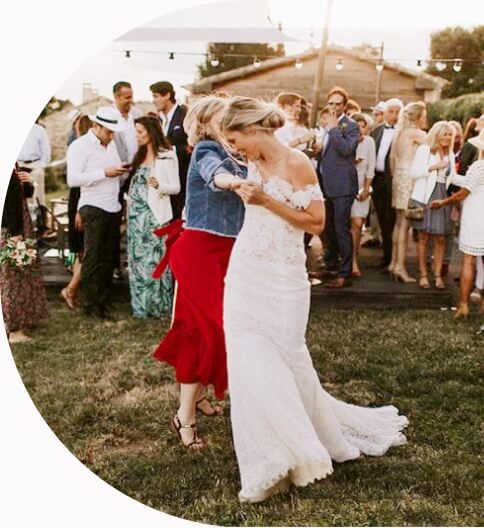 Une mariée sur la piste de danse